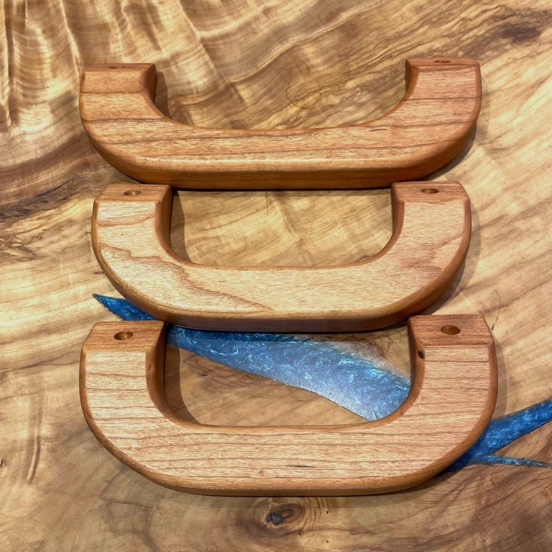 キャラバンE26 ブラックチェリーアシストグリップ　Ａピラー助手席天井3点セット