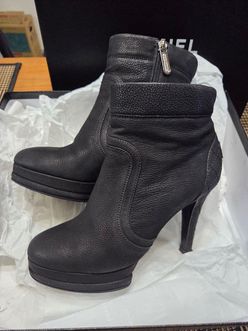 た*き様 CHANEL　サイドジップブーツ　マトラッセ