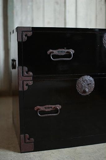 綺麗な丸金具庄内箪笥　扉付き　タンス　収納　古家具　古民家　時代家具