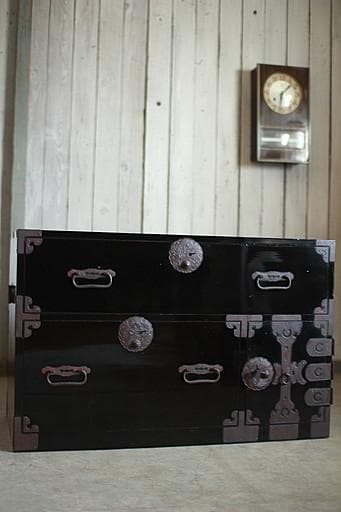 綺麗な丸金具庄内箪笥　扉付き　タンス　収納　古家具　古民家　時代家具