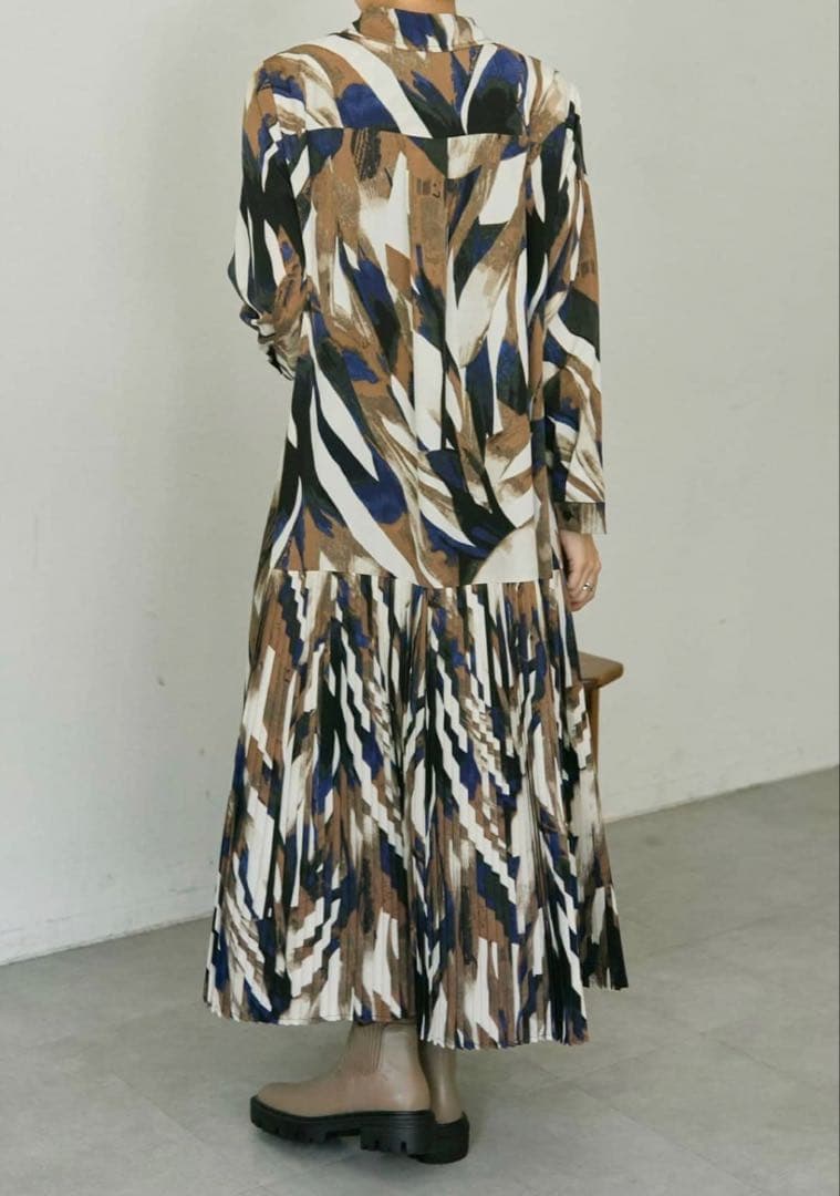 ear PAPILLONNER(イア パピヨネ) 襟付きプリーツワンピース