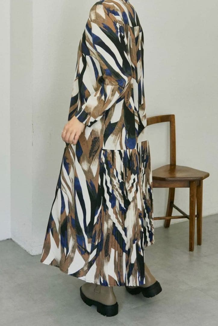 ear PAPILLONNER(イア パピヨネ) 襟付きプリーツワンピース