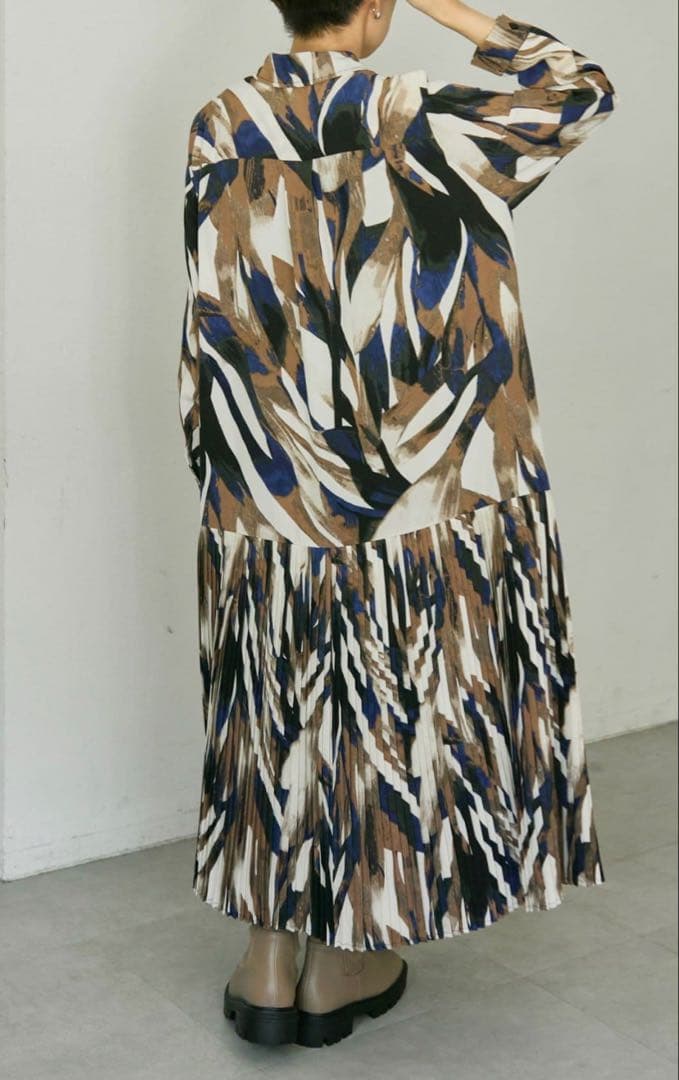 ear PAPILLONNER(イア パピヨネ) 襟付きプリーツワンピース