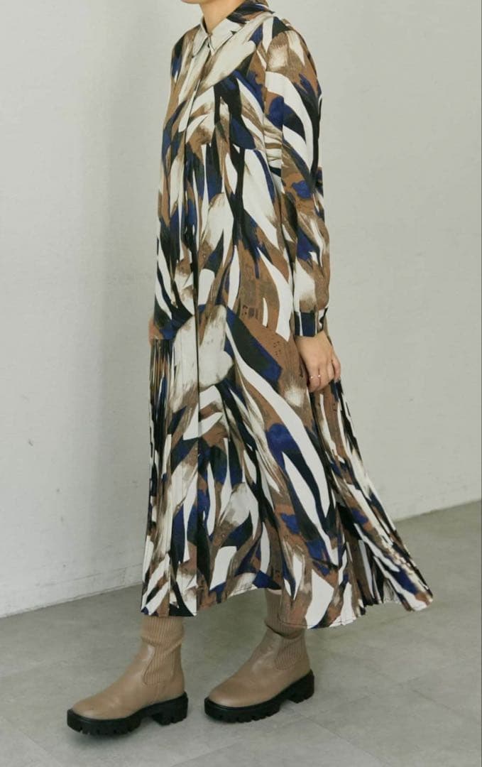 ear PAPILLONNER(イア パピヨネ) 襟付きプリーツワンピース