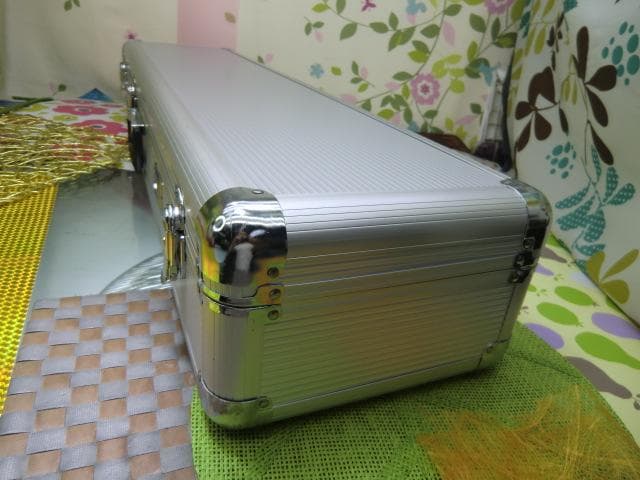 (送料無料)12.000円　沖縄三線専用　二丁入アルミハードケース