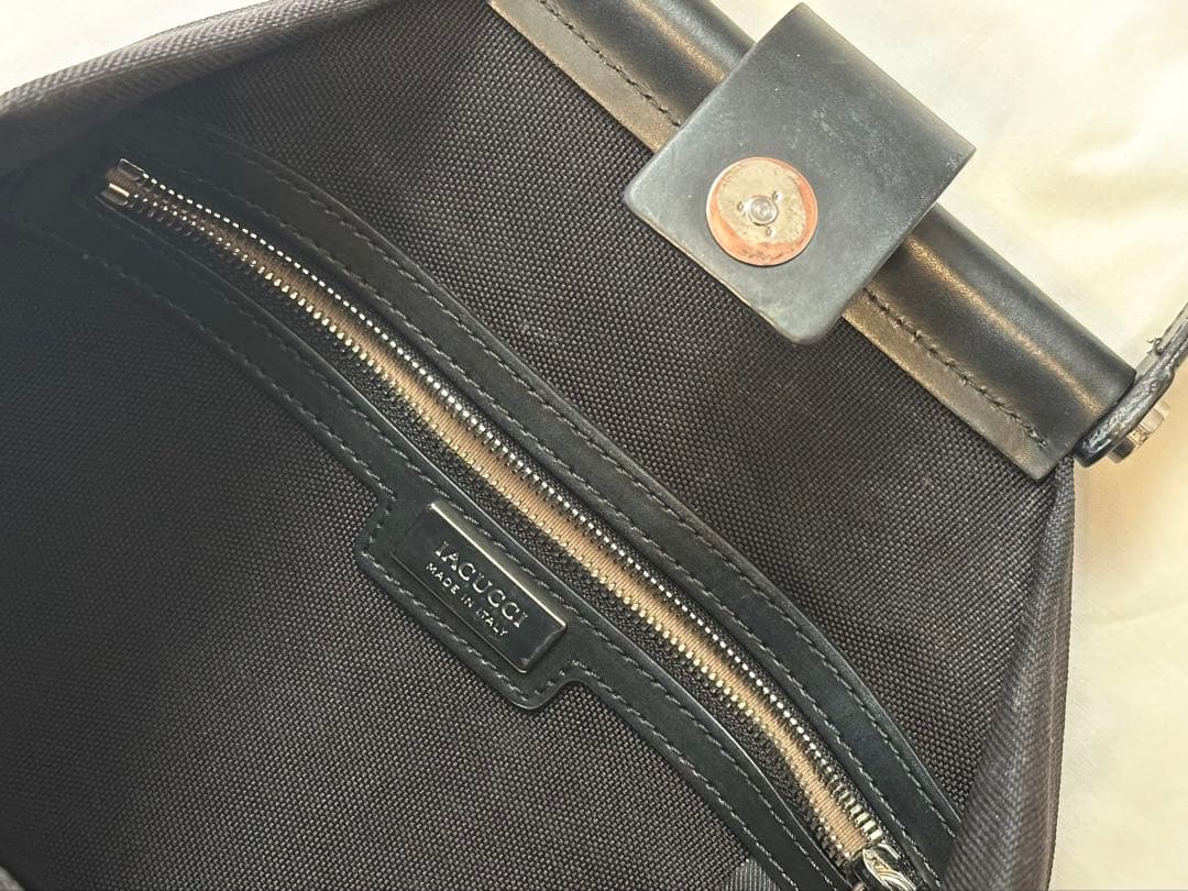 IACUCCI ブラック トートバッグ