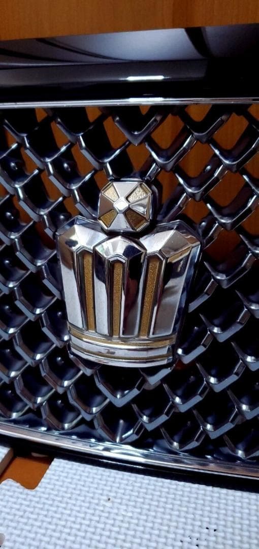 ★送料無料★　18系　前期　クラウン　アスリート　純正フロントグリル