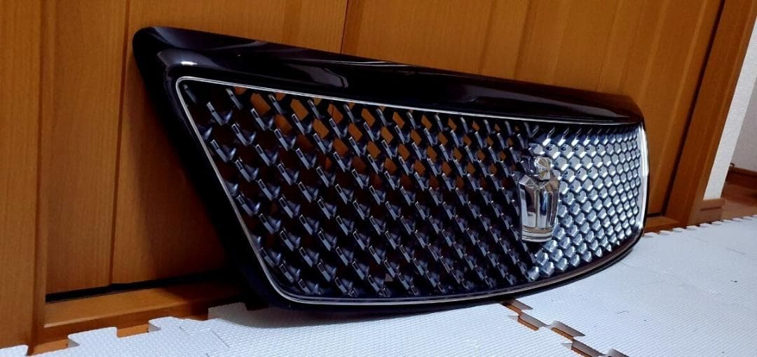 ★送料無料★　18系　前期　クラウン　アスリート　純正フロントグリル