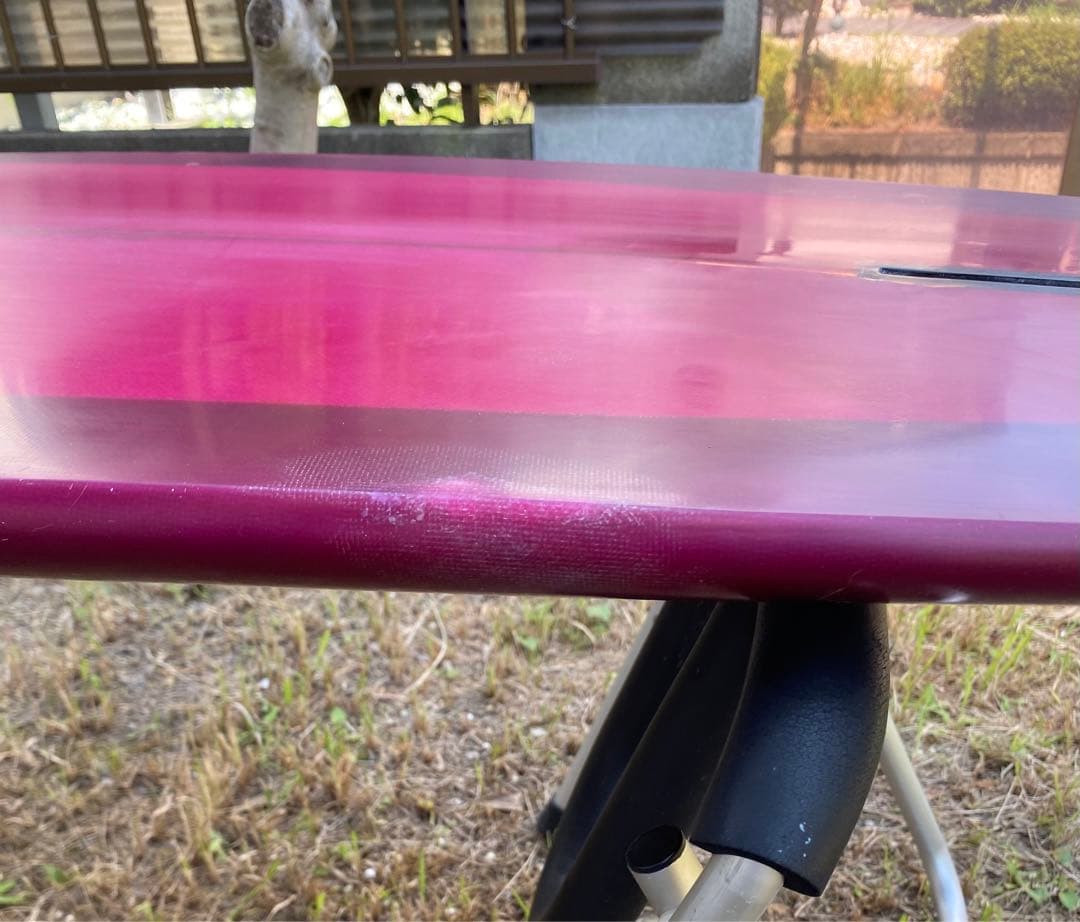 メル　トラヴィスレイノルズ　サーフボード　VISSLA ミッドレングス