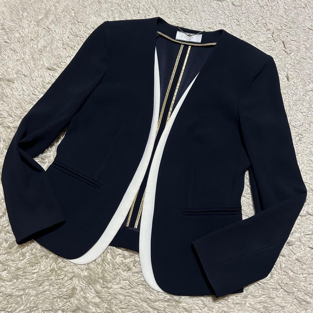 極美品 ベイジ CINDY ノーカラー ダブルカラージャケット 紺 M相当