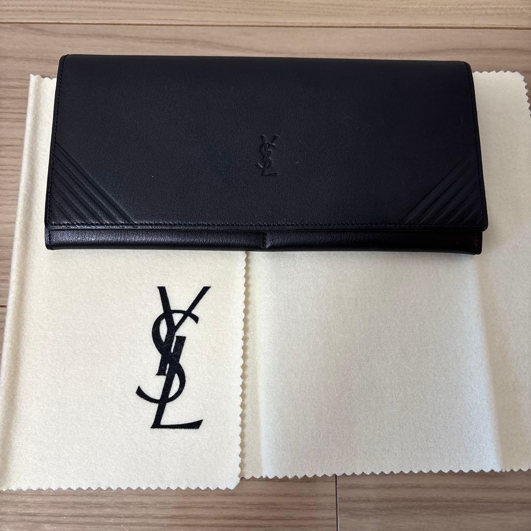 【新品未使用】Yves Saint Laurent ブラック二つ折り長財布