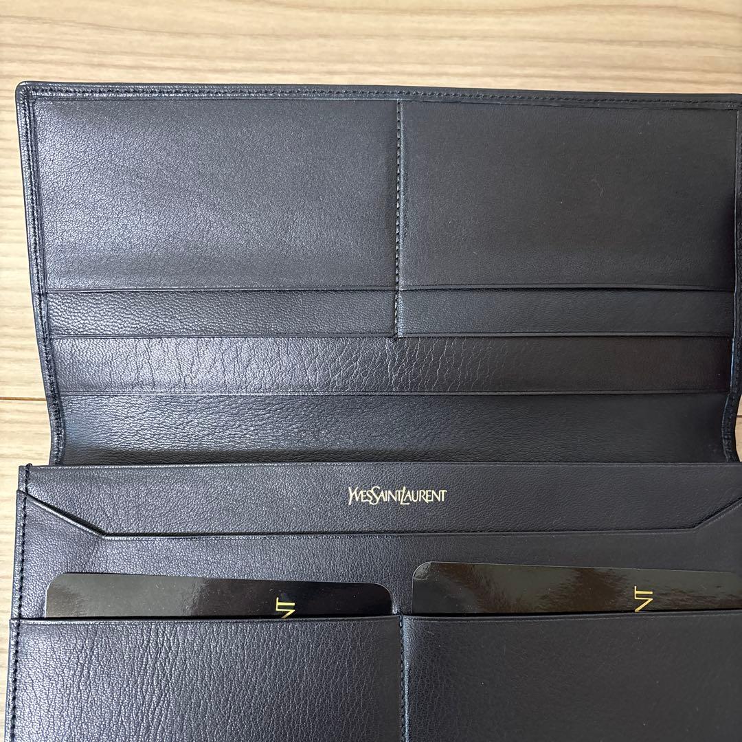 【新品未使用】Yves Saint Laurent ブラック二つ折り長財布