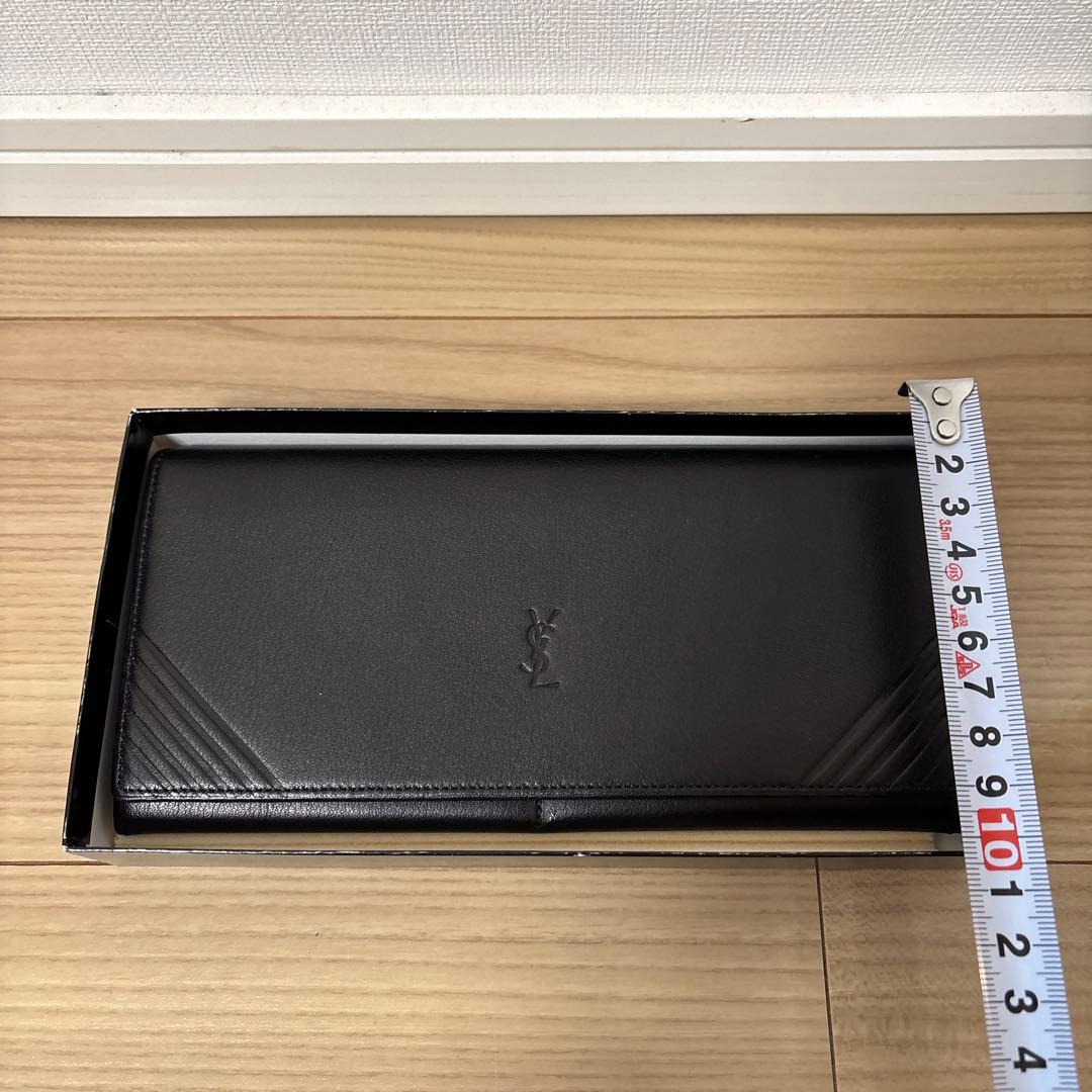 【新品未使用】Yves Saint Laurent ブラック二つ折り長財布