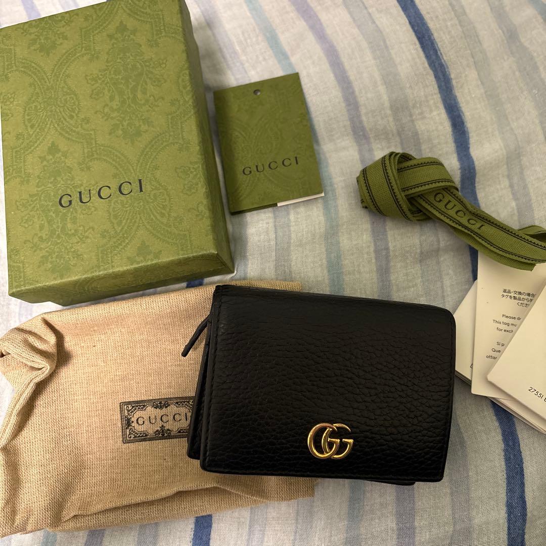 タ*コ様 GUCCI ブラックレザー 二つ折り財布