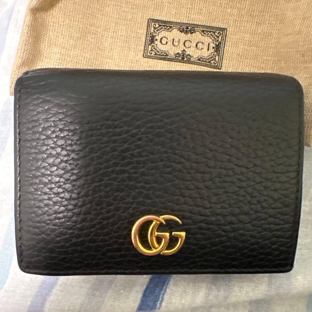 タ*コ様 GUCCI ブラックレザー 二つ折り財布