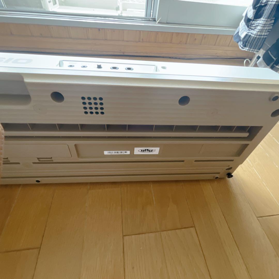 【美品】CASIO カシオトーン 電子キーボードLK-526 2022年製