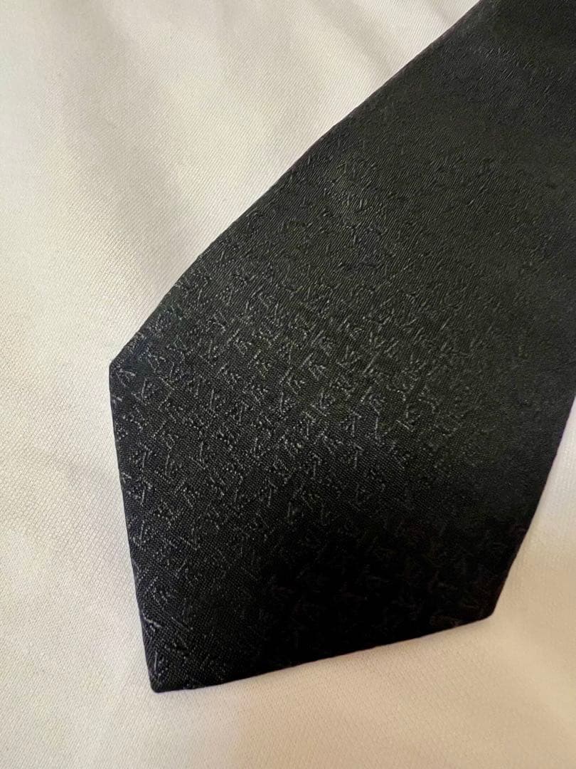 LOUIS VUITTON ブラックネクタイ