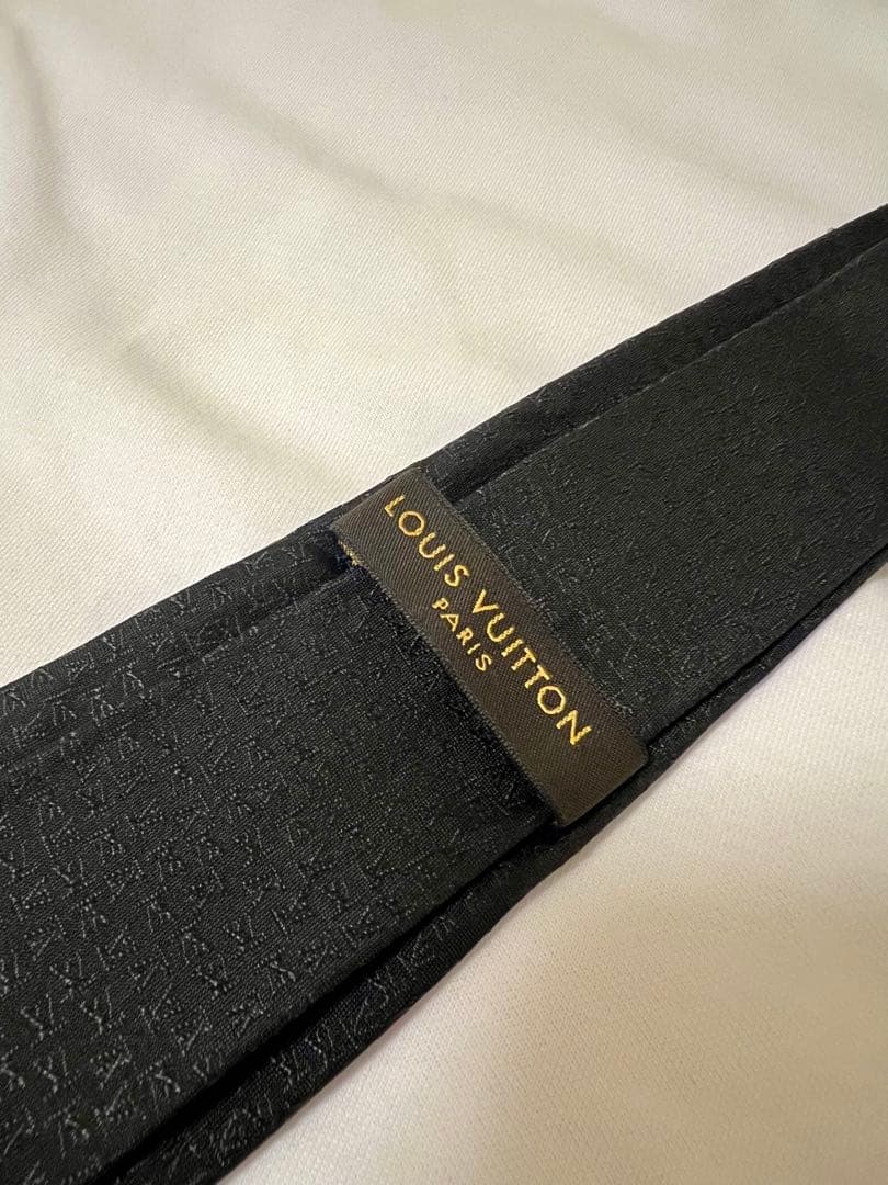 LOUIS VUITTON ブラックネクタイ