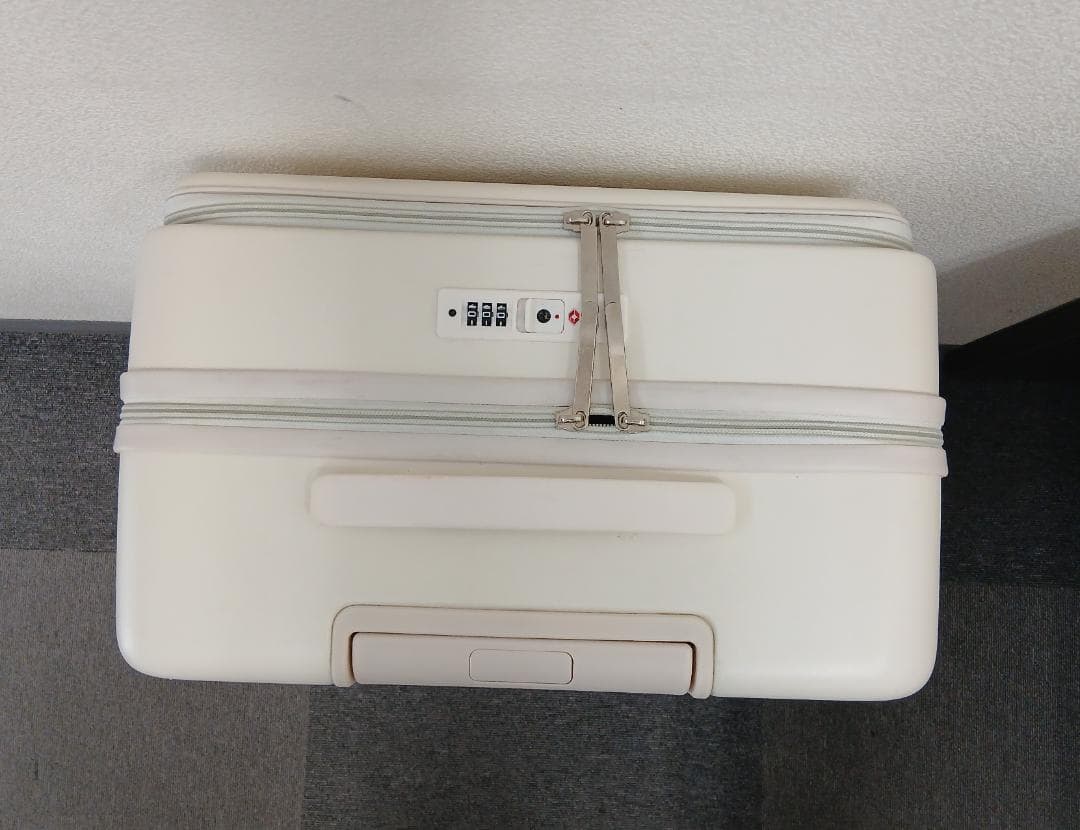 ミッキーマウス スーツケース 59L (3~7泊向け） アイボリー TSAロック