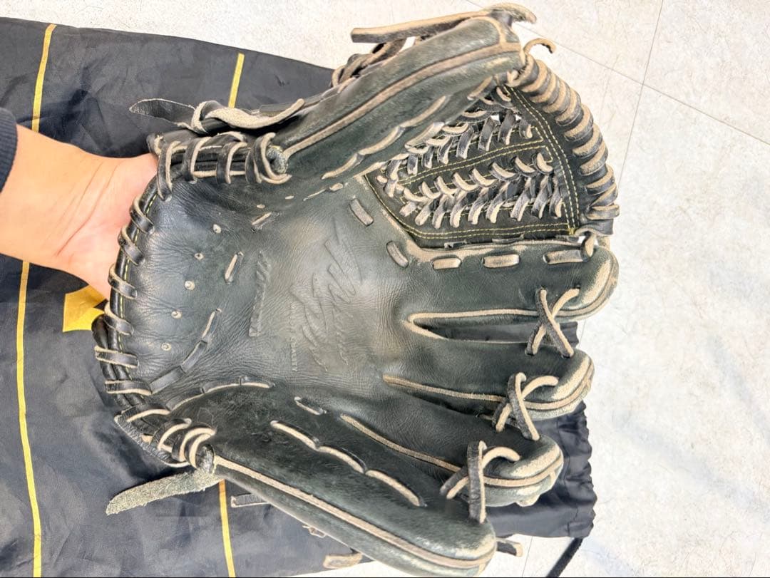 ミズノプロ 硬式内野手用 黒 袋有