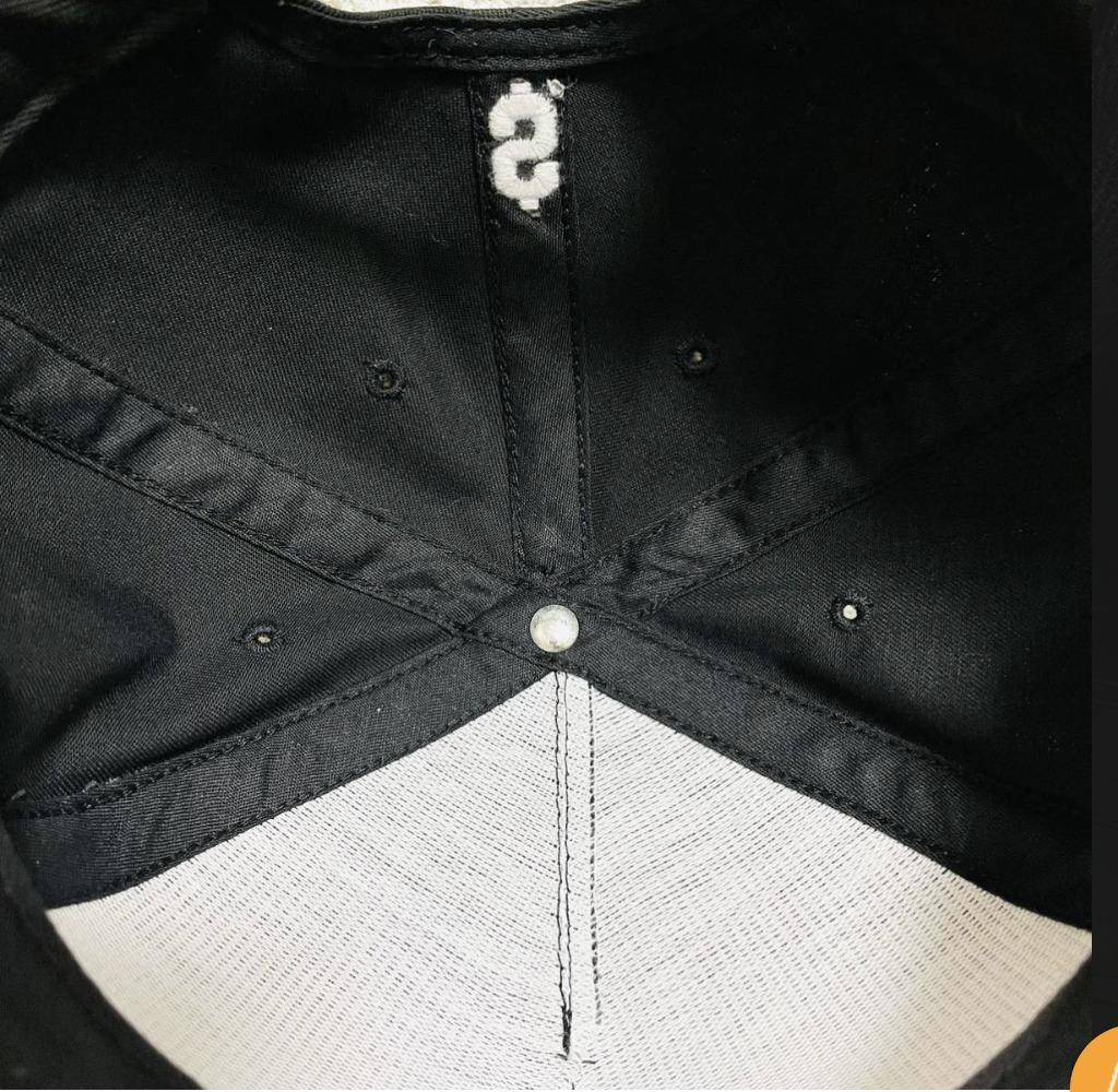 Supreme ブラック スナップバックキャップ