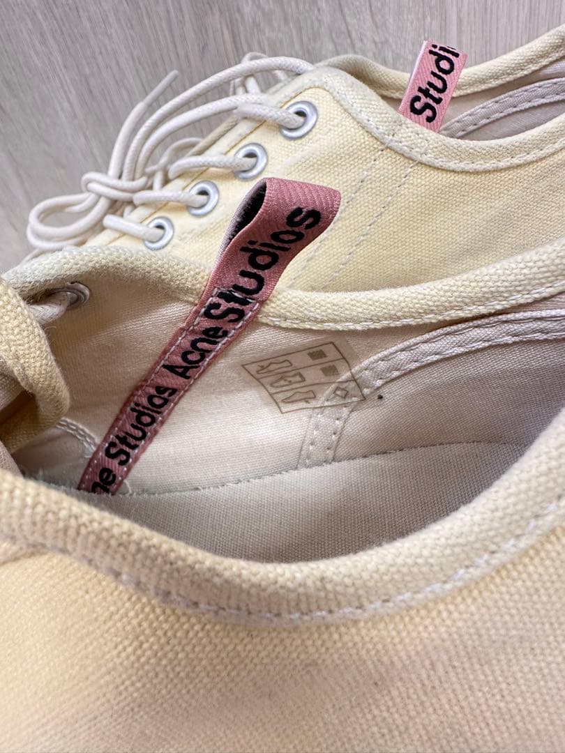 Acne Studios バロウ タンブルド W ペールイエロー/オフホワイト