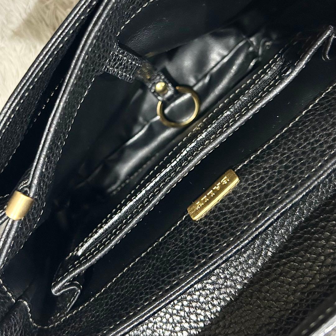 美品 BALLY クラシック ショルダーバッグ クロスボディ ロゴ シボ革 黒
