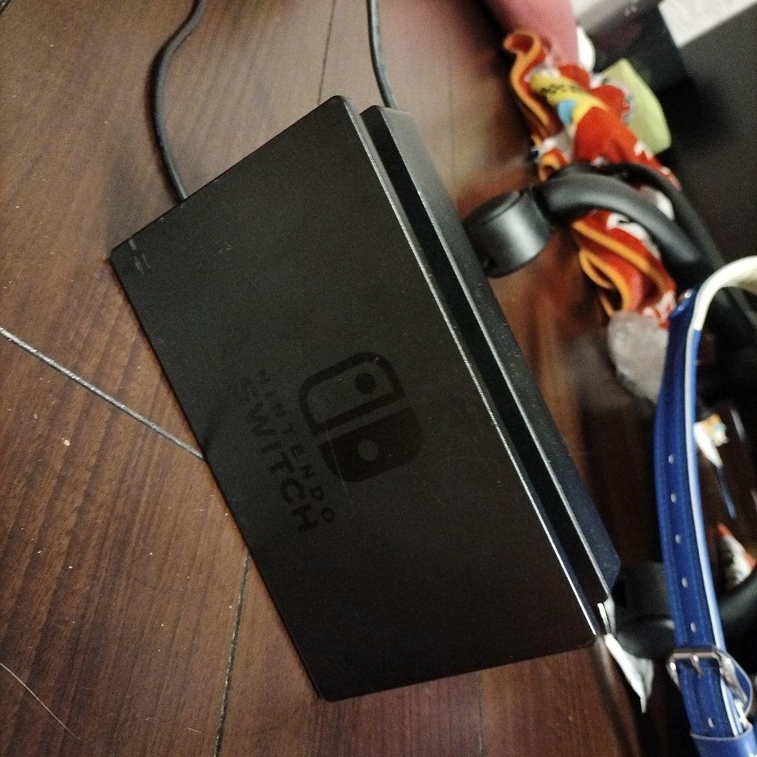 Nintendo Switch 本体 付属品完備　ジョイコン付き