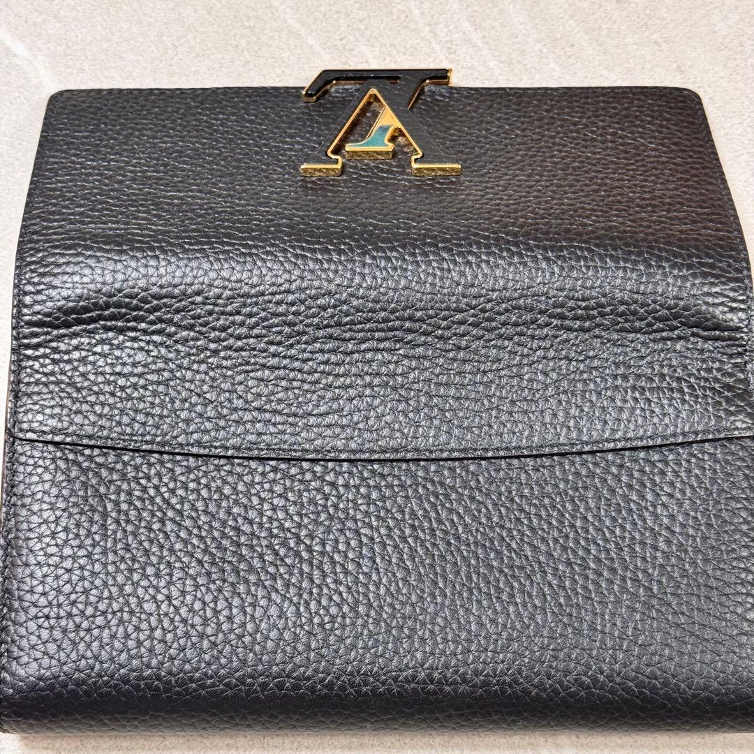 美品　ルイ・ヴィトントリヨンポルトフォイユカプシーヌ長財布　ブランド