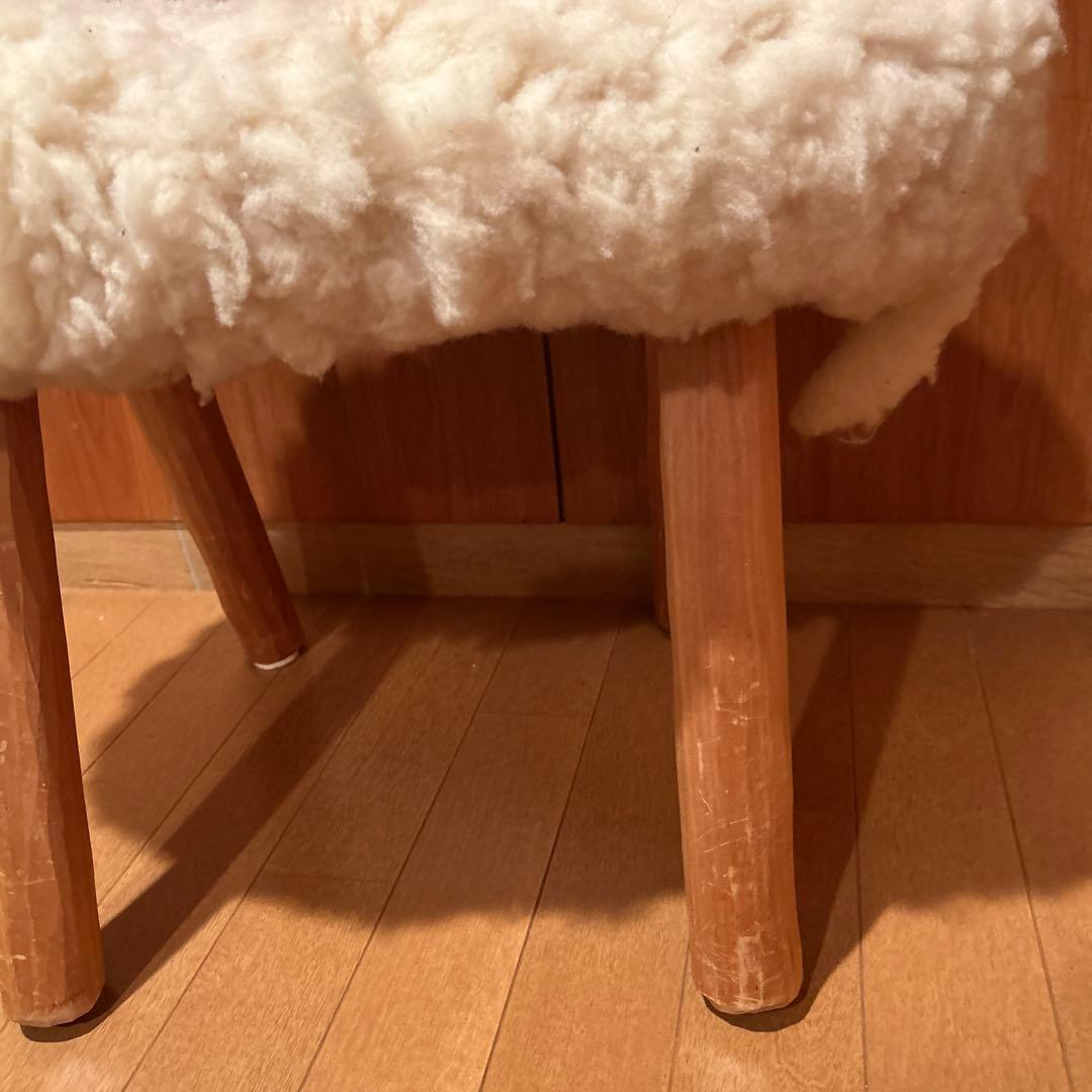 ②北欧 手作り パイン材 ムートン 羊 スツール　椅子　ニュージーランド