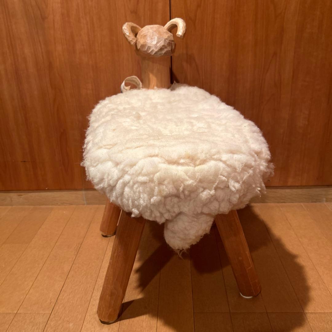 ②北欧 手作り パイン材 ムートン 羊 スツール　椅子　ニュージーランド