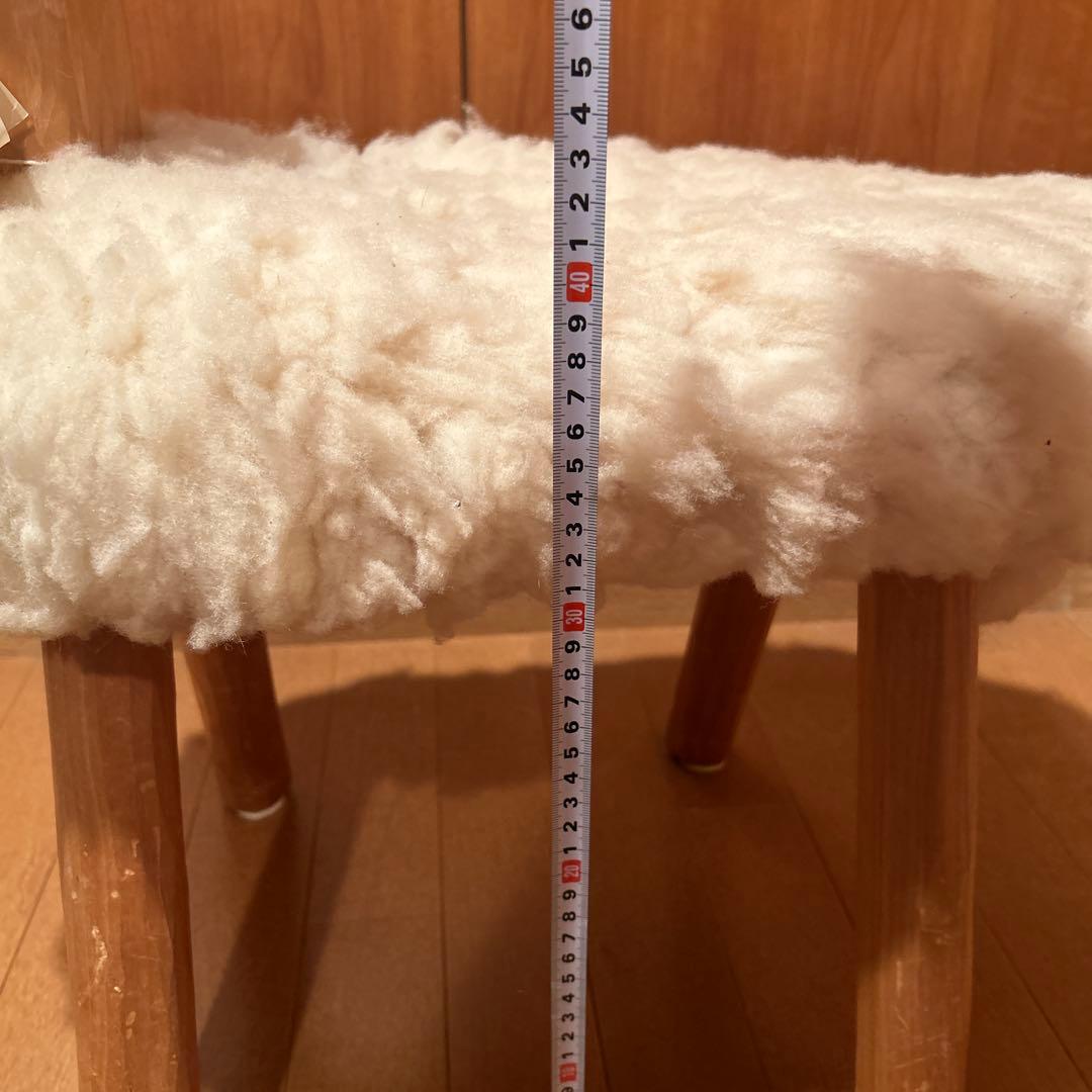 ②北欧 手作り パイン材 ムートン 羊 スツール　椅子　ニュージーランド