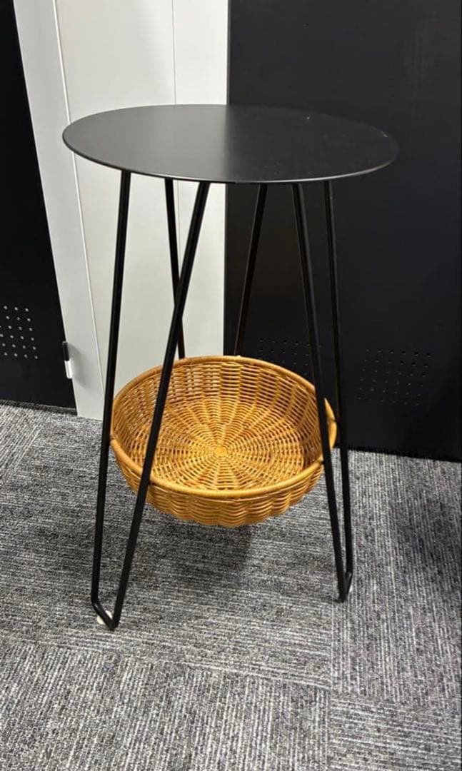 サイドテーブル・ナイトテーブル・ローテーブル IDEE WALLABY SIDE TABLE Black
