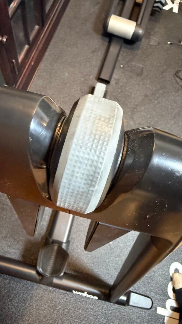 バ*薇様 Wahoo KICKR ROLLR 純正マット付き