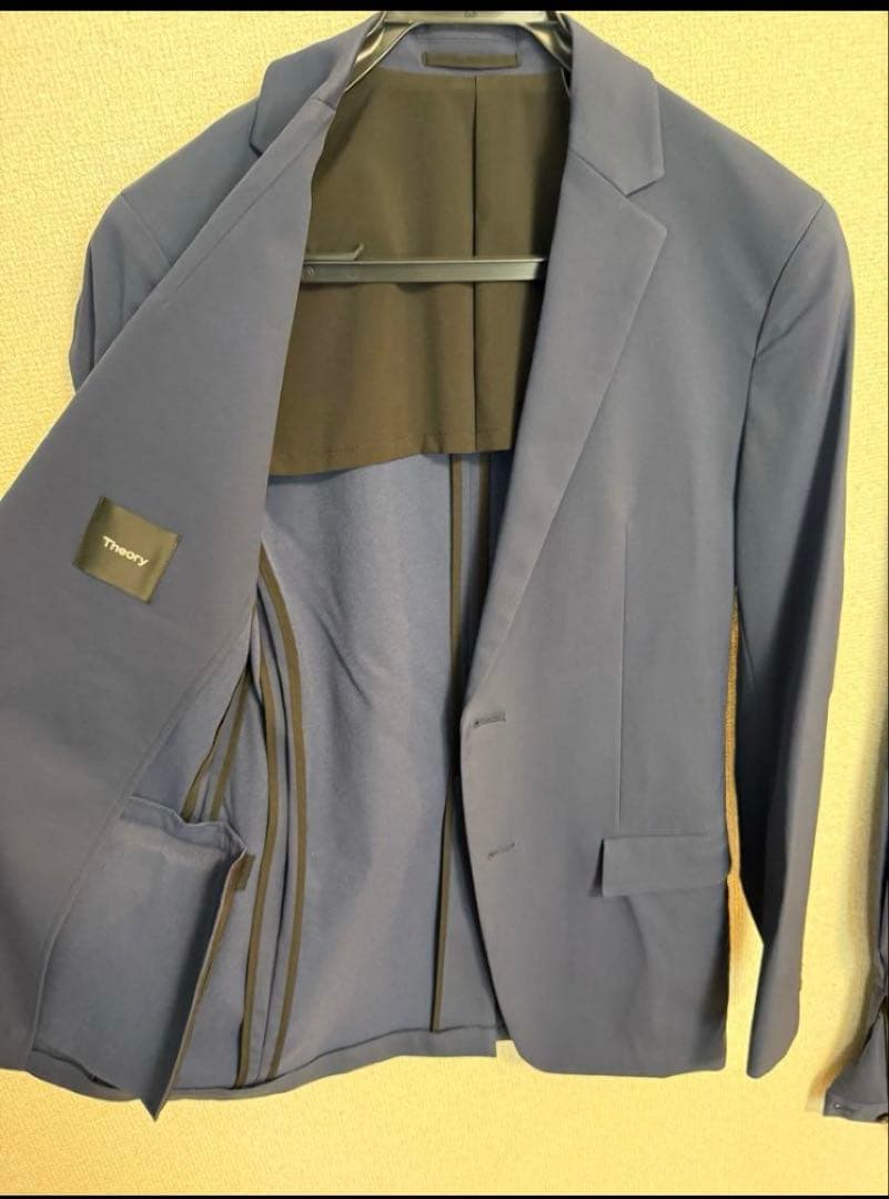 Theory のメンズセットアップです　ジャケット36 、パンツ28
