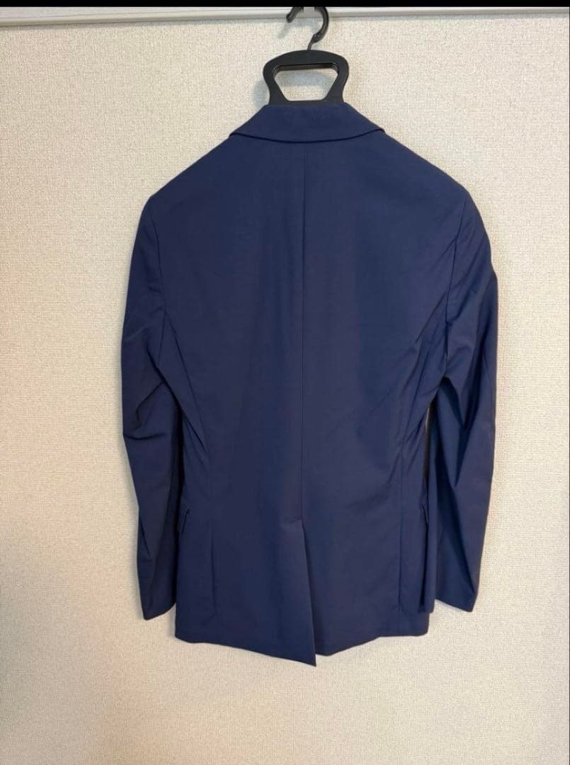 Theory のメンズセットアップです　ジャケット36 、パンツ28