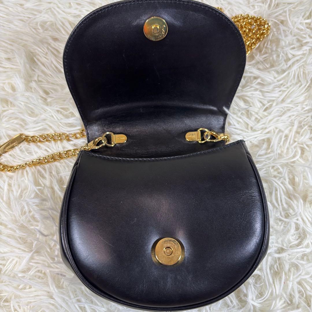 【美品✨】 フェラガモ ショルダーバッグ ヴァラリボン オールレザー