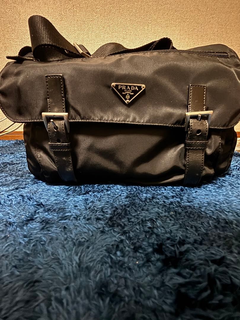 PRADA （ブラック ショルダーバッグ）