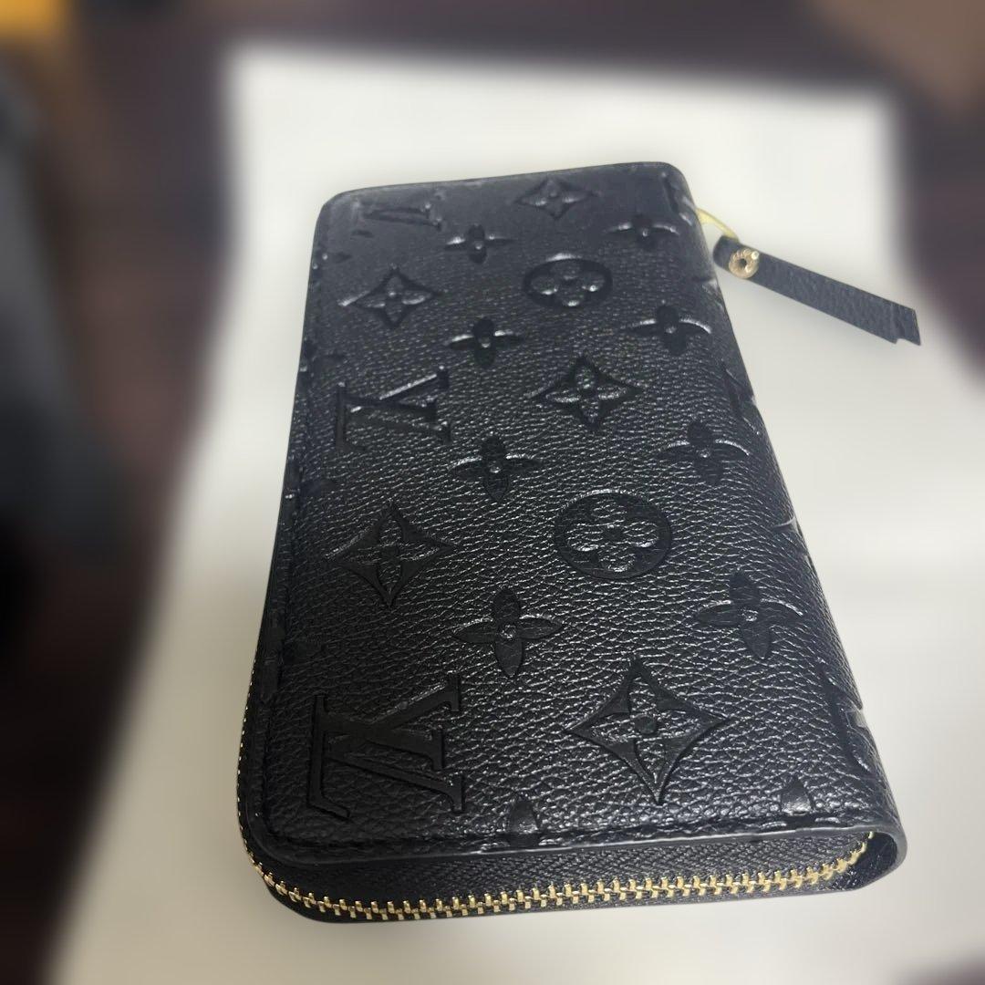 ブラック 長財布　エンボス