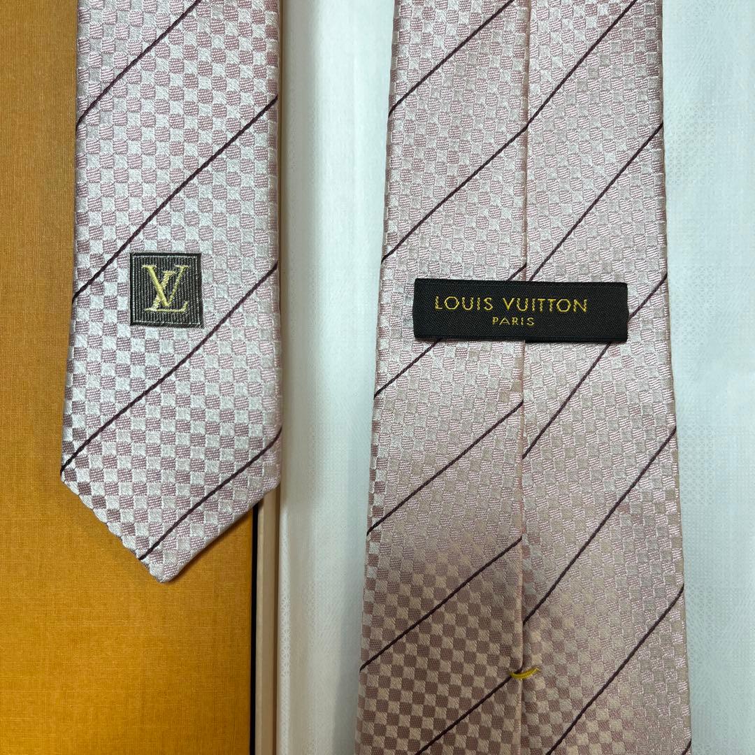 美品　ルイヴィトン　ネクタイ　ピンク　ダミエ　LVロゴ　シルクジャガード　結婚式