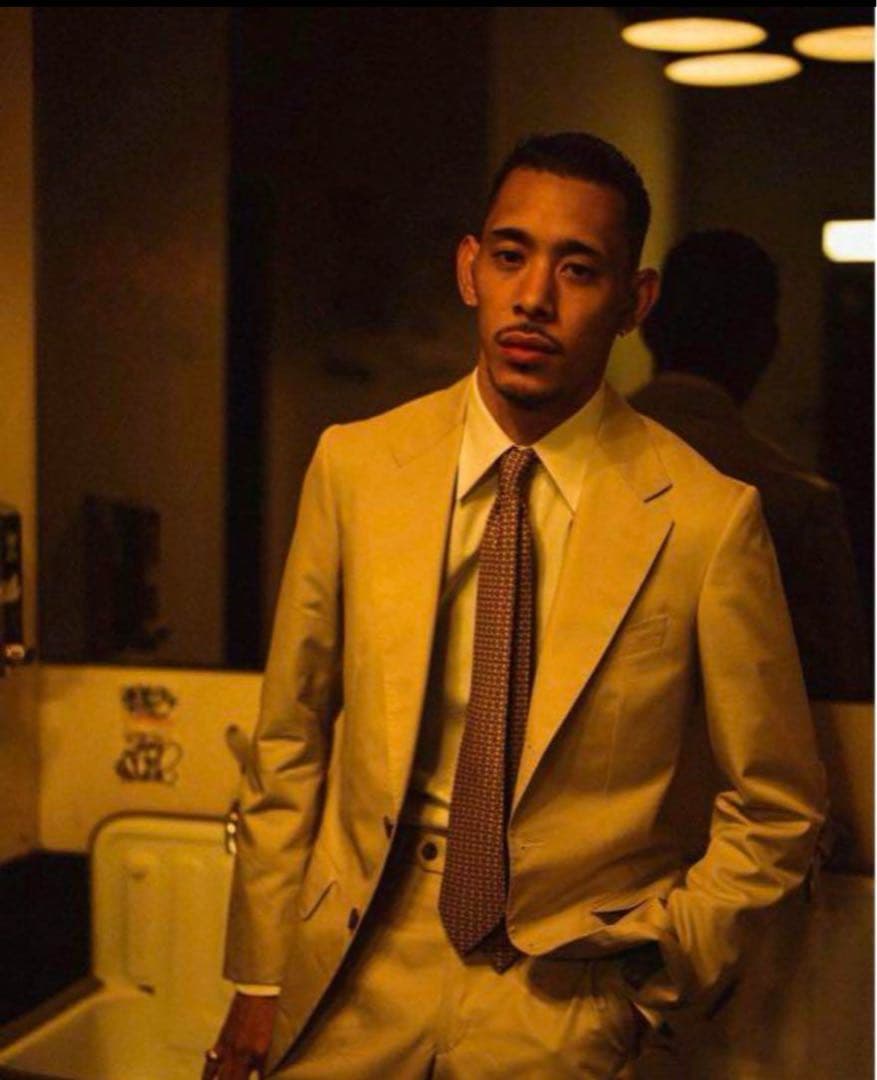 I0着用モデル　wisdomtool 白スーツ