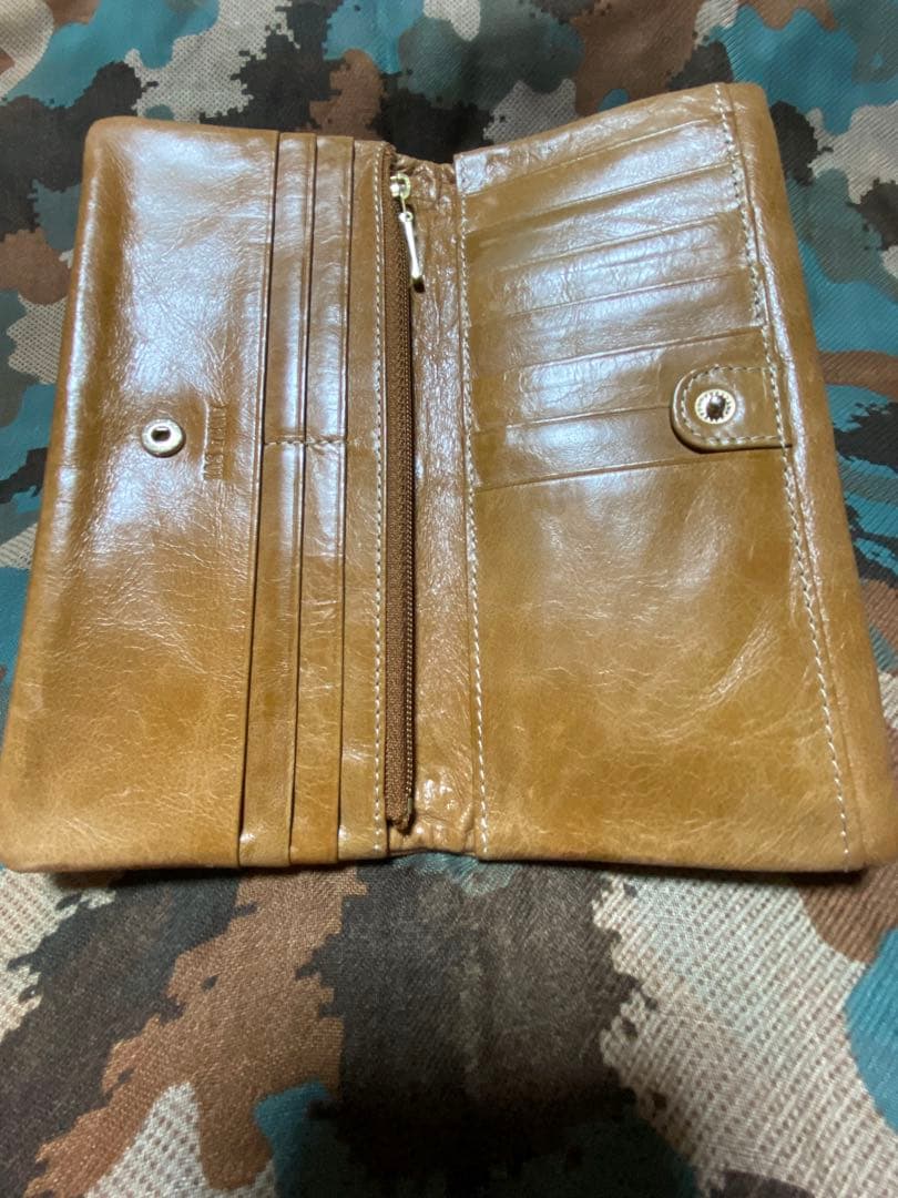 花刺繍付きブラウン長財布