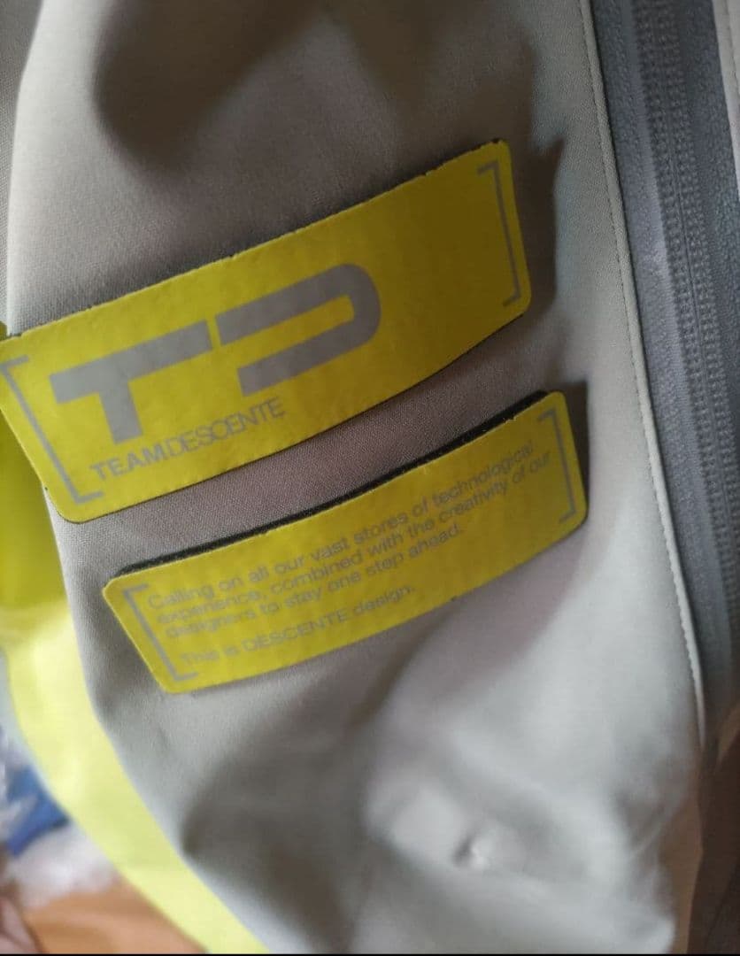 TEAM DESCENT ウエア
