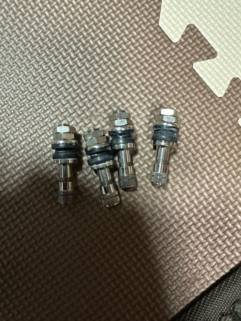 フッツーラ　エアーバルブ