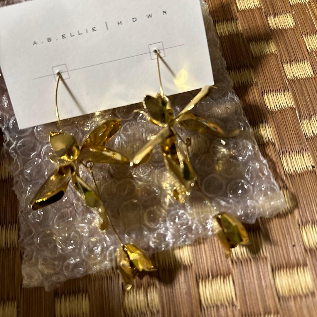 a.b.ellie Magnolia Stem Drop ピアス