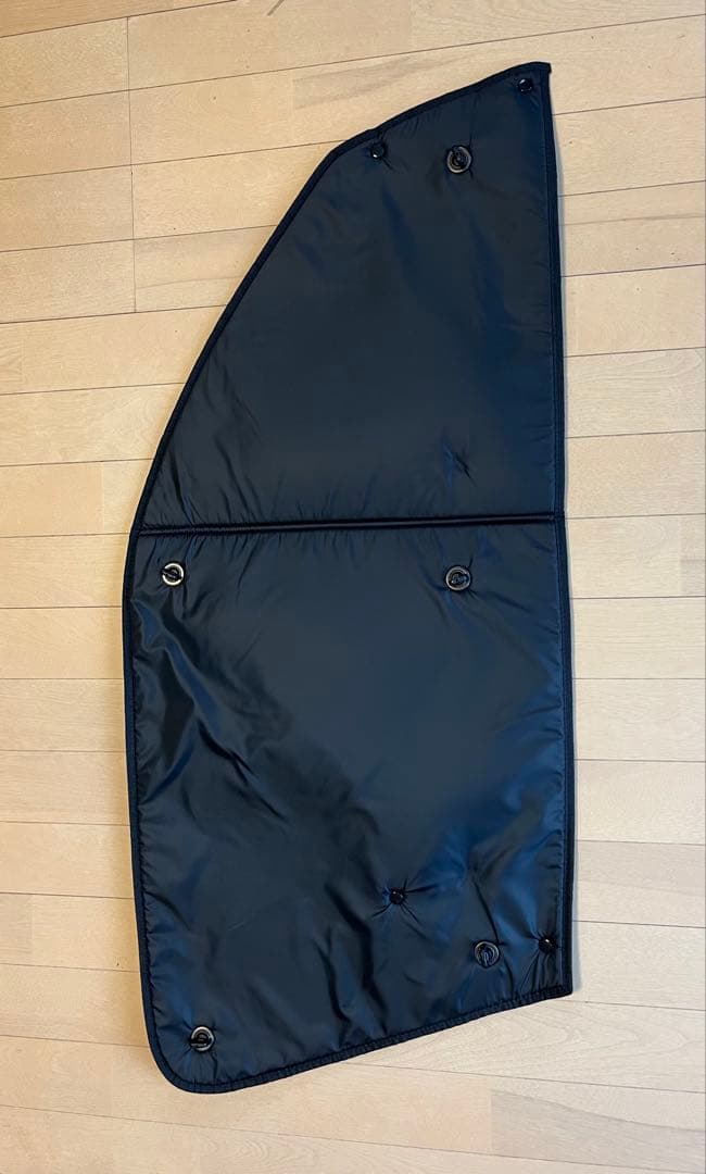 ユーアイビークルキャラバンNV350用遮光パッド全面8個セット収納袋付き