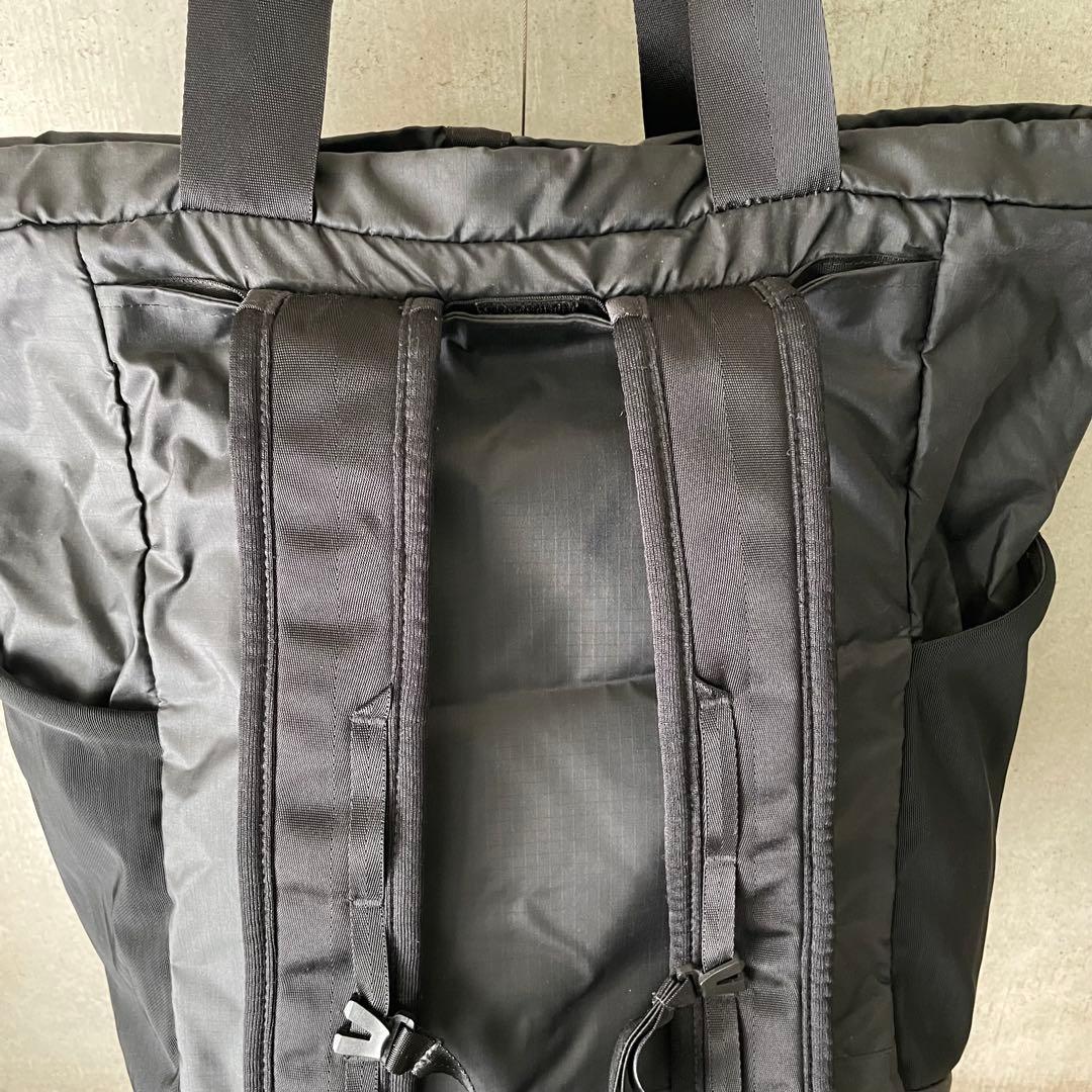 patagonia ウルトラライト ブラック ホール トート パック 27L