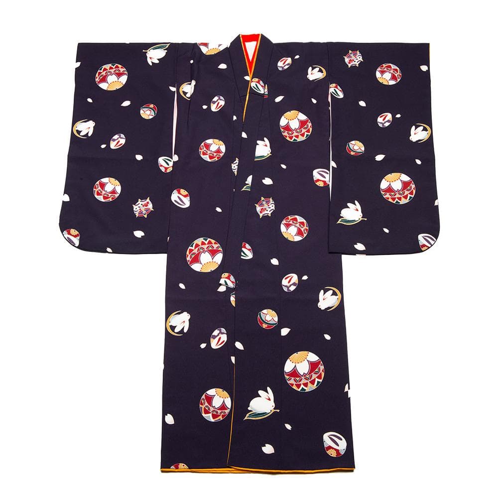 七五三　個性的な７歳振袖和モダン「兎と手毬とぽっくり」濃紫の地色　縮緬地 +襦袢