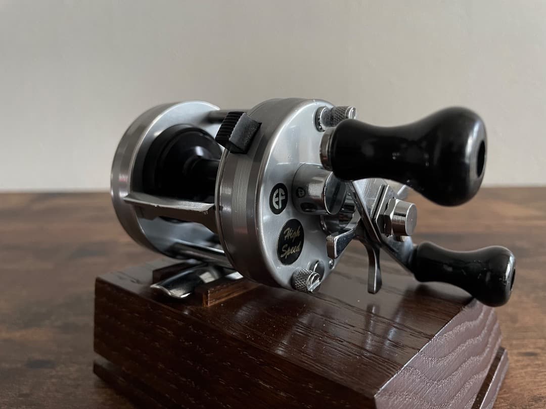 ABU Ambassadeur 2500C アブ アンバサダー ブロンズプレート