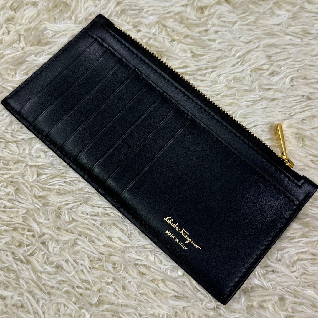 未使用級✨2way フェラガモ　ガンチーニ　ゴールド金具　かぶせ　長財布　レザー